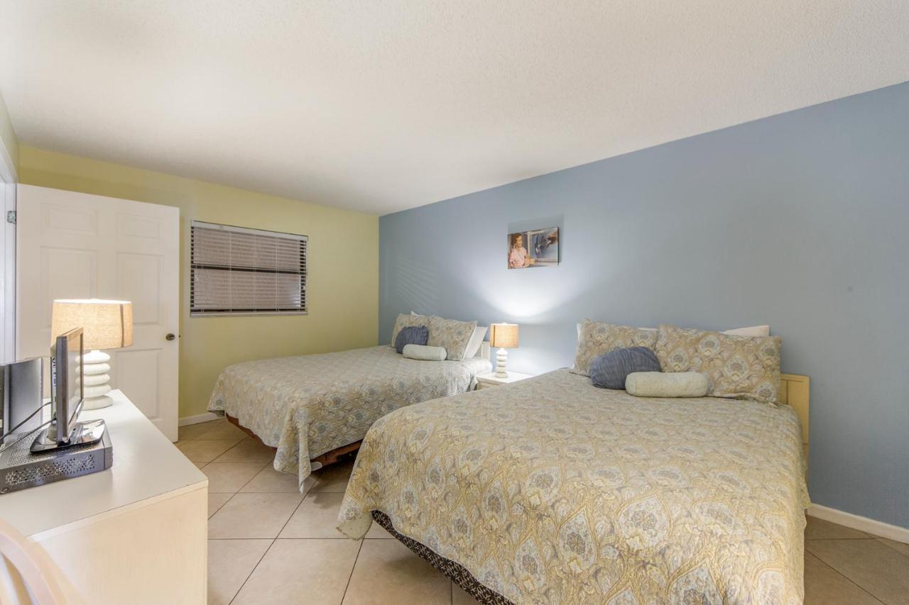 407 Beach Place Condos St. Pete Beach Exteriör bild