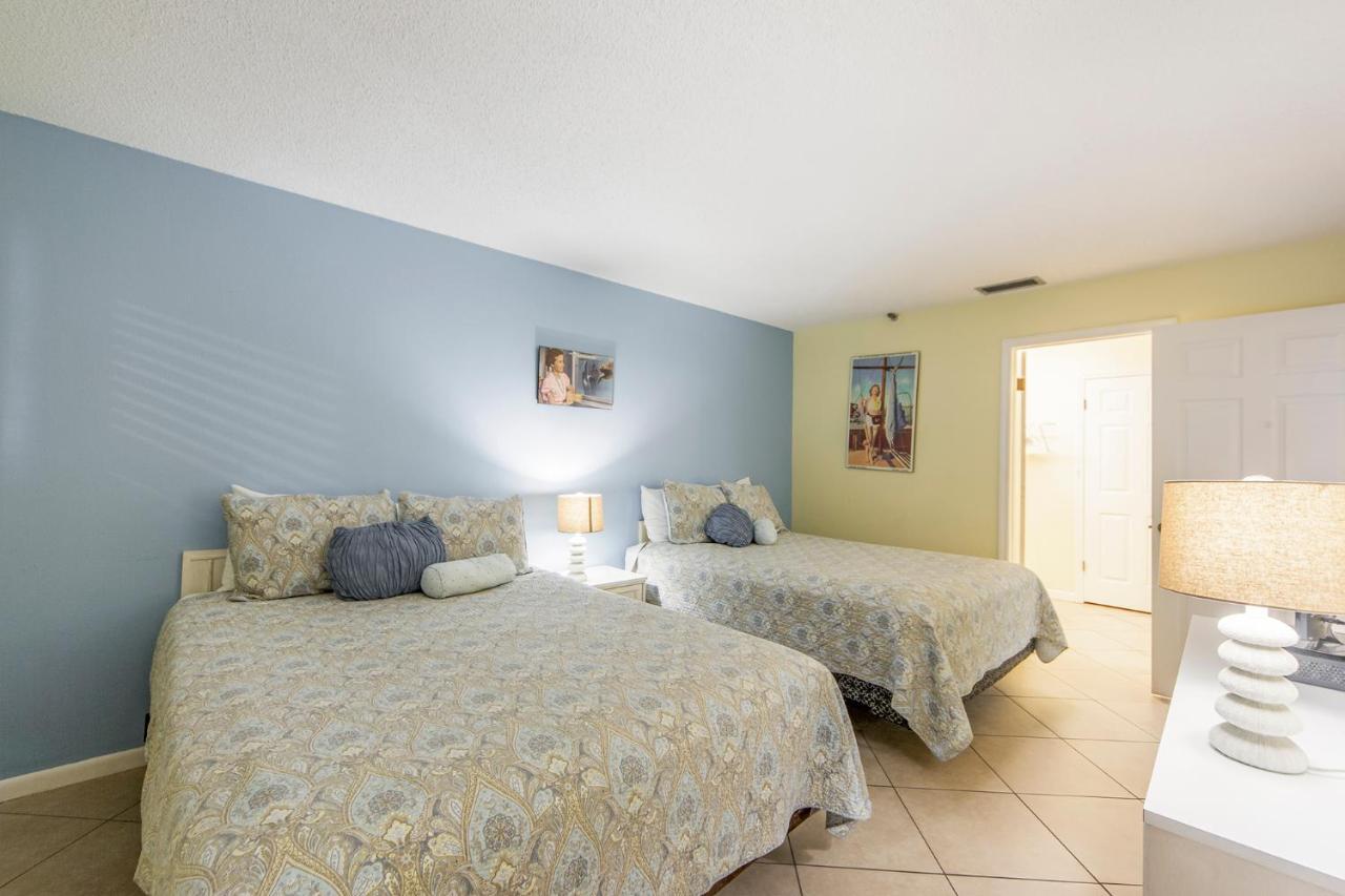 407 Beach Place Condos St. Pete Beach Exteriör bild